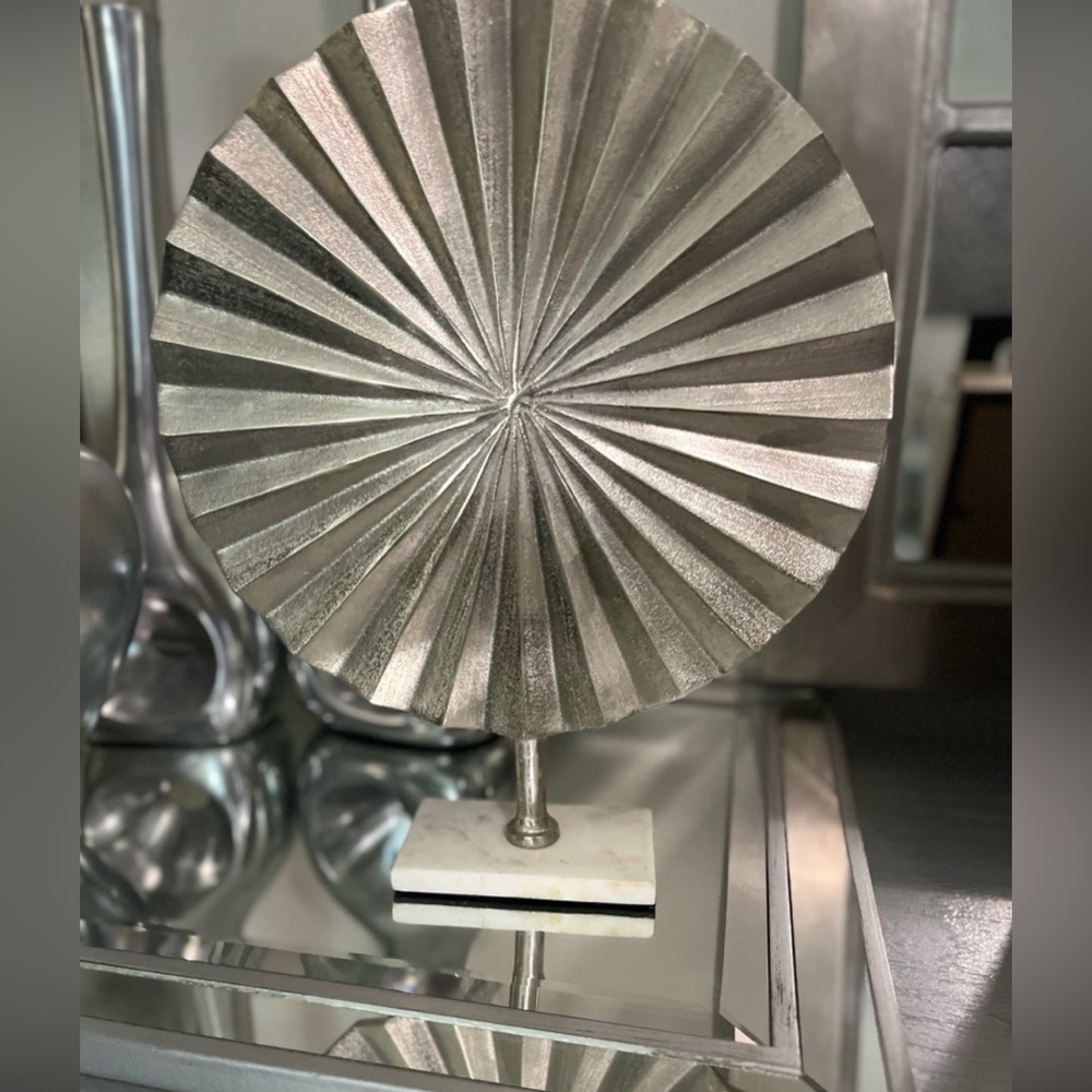 18” Sagebrook Silver Fan and Marble base Decor accent sculpture 18” high new!